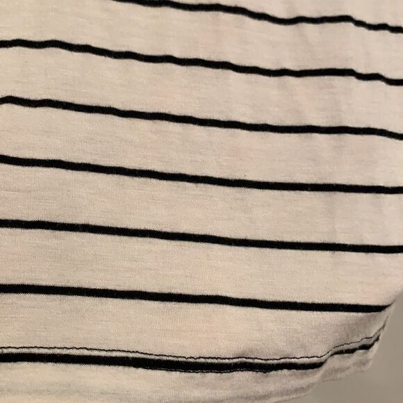 Black and white blouse - Picture 4 of 5